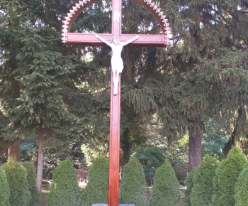 Osadenie nových krížov.