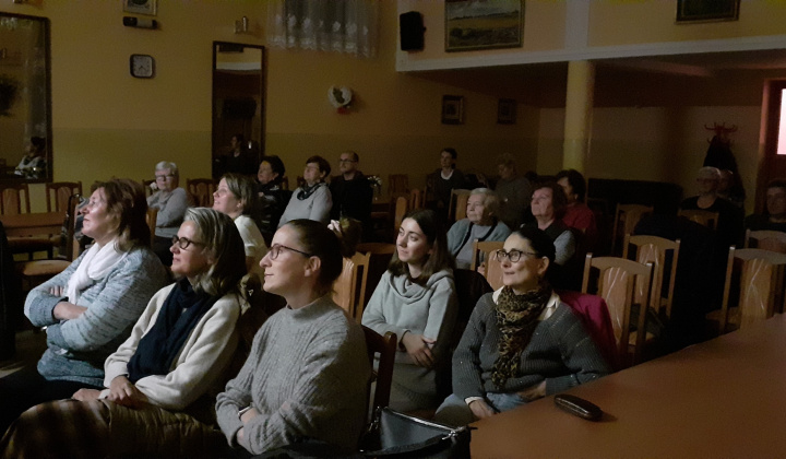 Divadelné predstavenie ochotníckeho divadla HrCina z Cinobane, 4.11.2022.