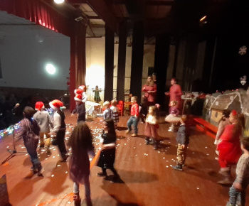 Aktuality / Besiedka pod vianočným stromčekom v Pôtri, 20.12.2022. - foto