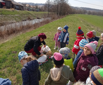 Materská škola - fotogaléria / Vynášanie Moreny. - foto