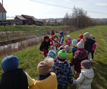 Materská škola - fotogaléria / Vynášanie Moreny. - foto