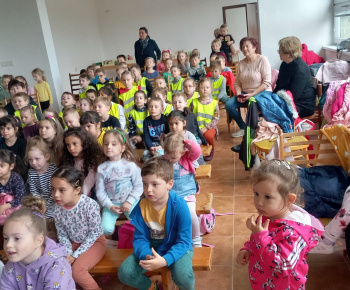 Materská škola - fotogaléria / Divadielko  Lienka, 25.04.2023. - foto