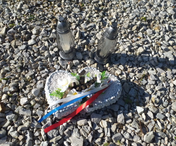 Aktuality / Vzdávame česť padlým hrdinom - 8.máj - foto
