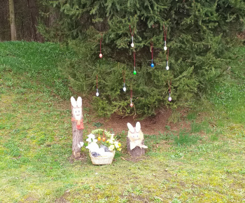 Aktuality / Veľkonočná výzdoba v obci a MŠ. - foto