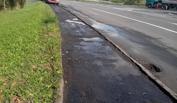 Rekonštrukcia chodníka do miestnej časti Elektráreň.