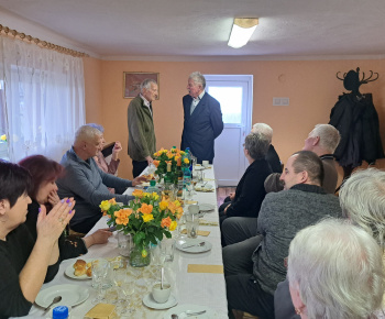 Aktuality / Slávnostné prijatie a udelenie čestného uznania rodákovi Ing. Jánovi Jančovicovi pri príležitosti životného jubilea a za celoživotnú propagáciu obce Pôtor na Slovensku a v zahraničí. - foto