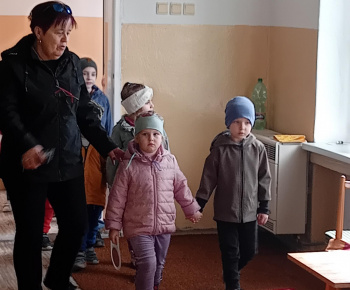 Materská škola - fotogaléria / Mesiac knihy - návšteva obecnej knižnice. - foto