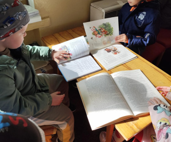 Materská škola - fotogaléria / Mesiac knihy - návšteva obecnej knižnice. - foto