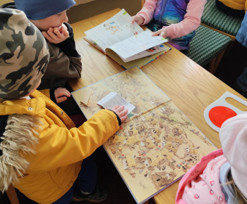 Materská škola - fotogaléria / Mesiac knihy - návšteva obecnej knižnice. - foto