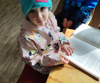 Materská škola - fotogaléria / Mesiac knihy - návšteva obecnej knižnice. - foto