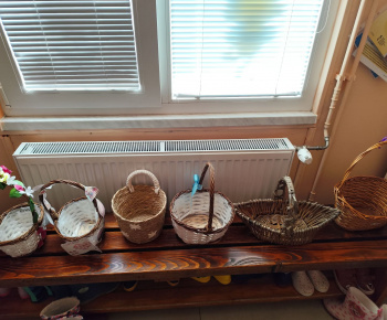 Materská škola - fotogaléria / Veľká noc je za dverami, hľadanie čoko vajíčok, polievačka, šibačka... - foto