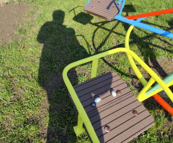 Materská škola - fotogaléria / Veľká noc je za dverami, hľadanie čoko vajíčok, polievačka, šibačka... - foto