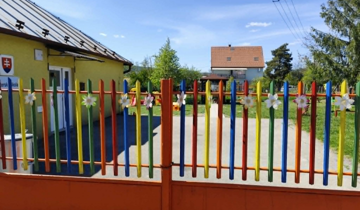 Rekonštrukcia striech ZS, domu smútku Pôtor, nový náter krytiny MŠ.